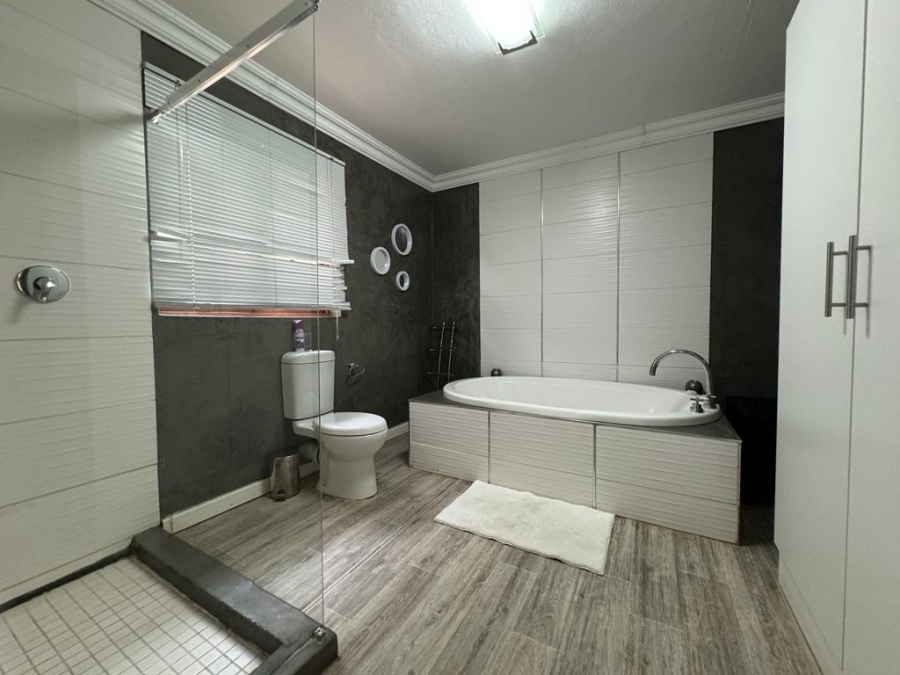 10 Bedroom Property for Sale in Kosmos North West